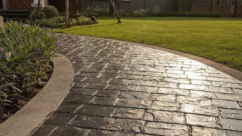 a polyurethane resin driveway