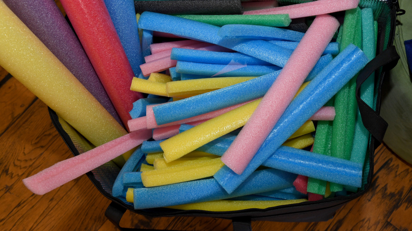 11 Genius Pool Noodle Hacks That Are Game Changers For Your Garden And ...