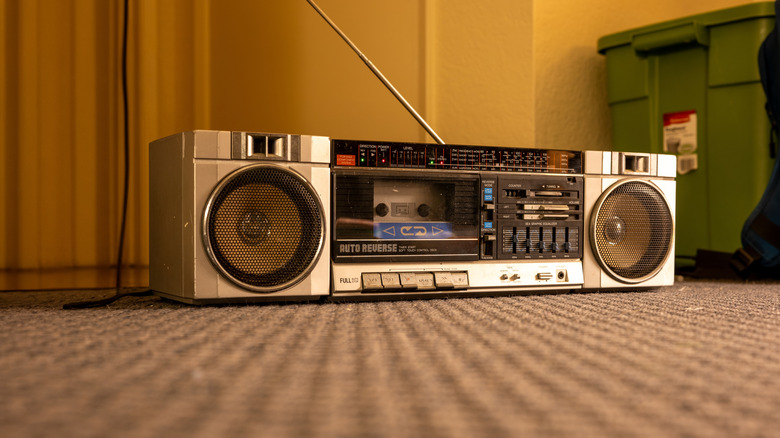 Vintage boom box with common component stereo features