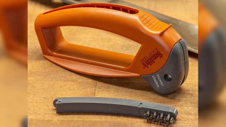 Smith's 50603 handheld lawn mower blade sharpener