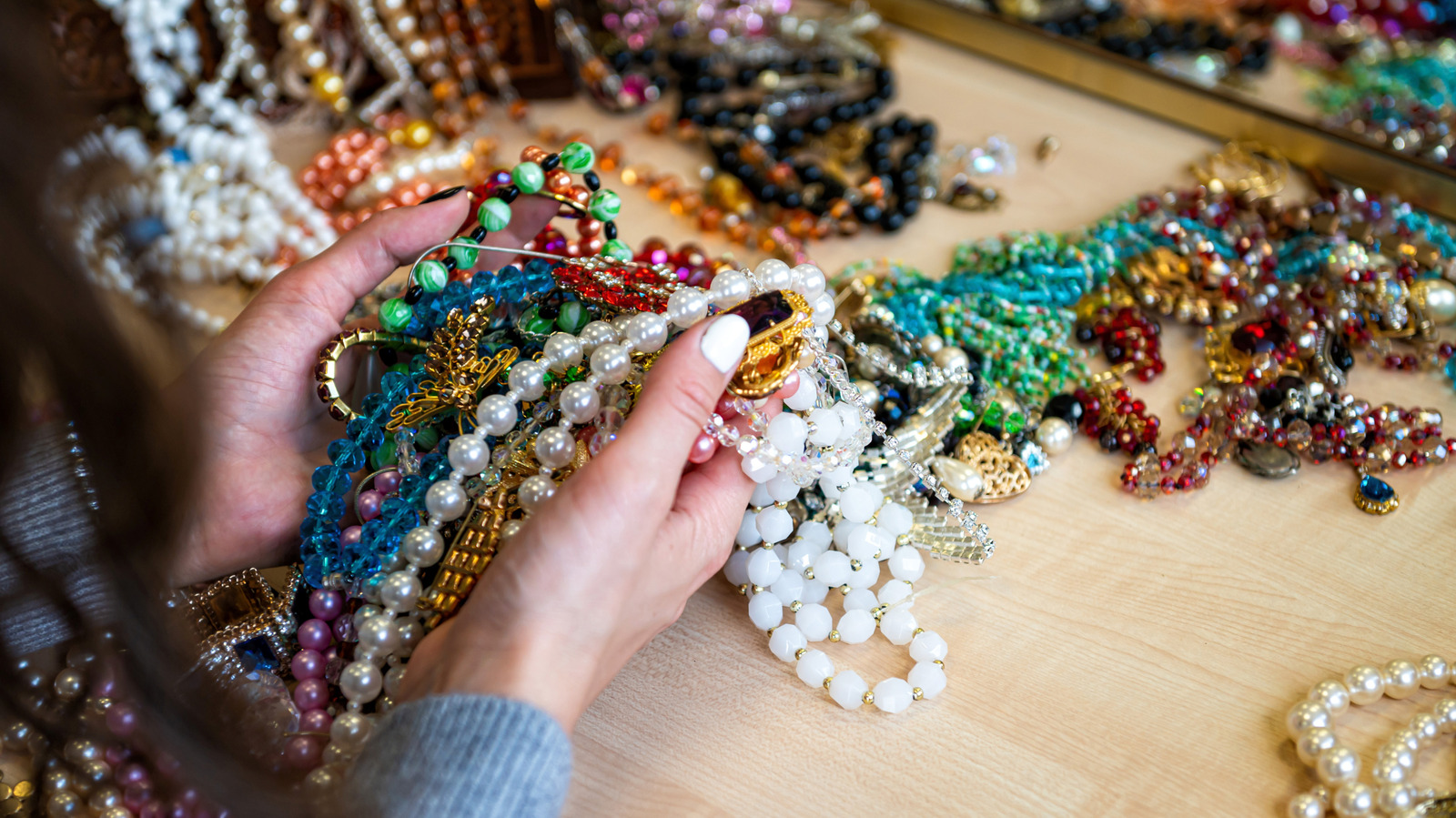 She Turns Vintage Doilies Into A Clever Jewelry Storage Solution