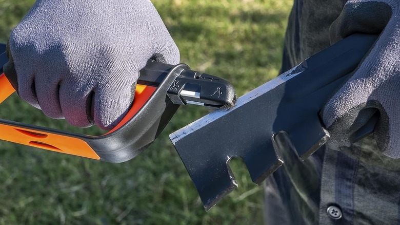 Sharpening a mower blade with the Sharpal 103N