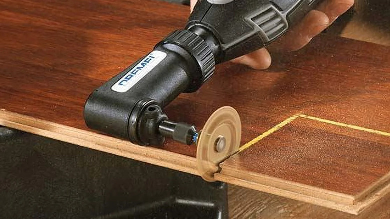 Cutting flooring with a Dremel EZ544 blade