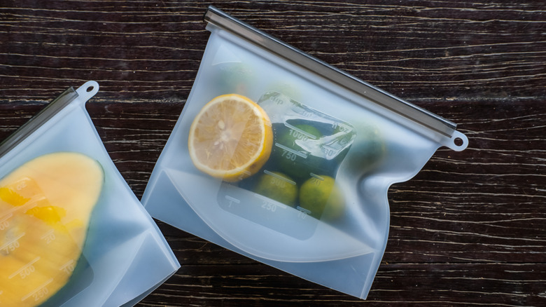 Fruit in resealable silicone bags