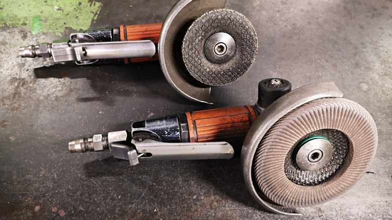 Pneumatic die grinders
