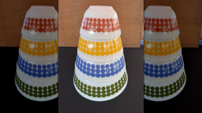 A set of four Pyrex New Dots mixing bowls stacked on top of each other