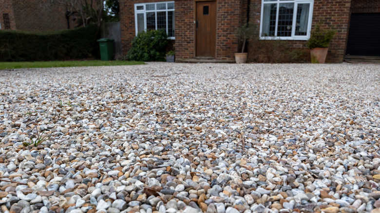 Well preserved gravel driveway
