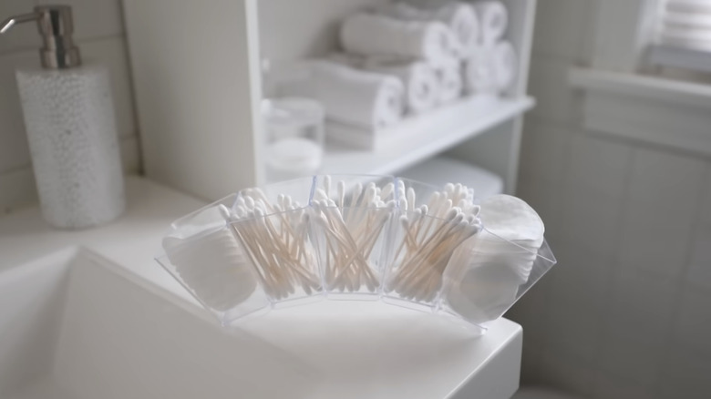DIY organizer arch with square plastic cups