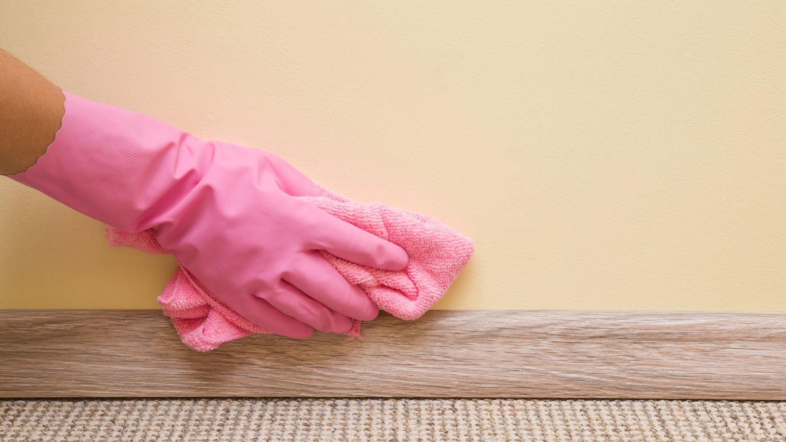 Clean Your Walls With One Essential Oil To Cut Through Dirt And Grime