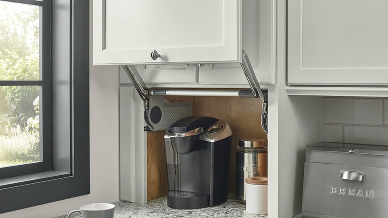 KraftMaid Wall Appliance Garage