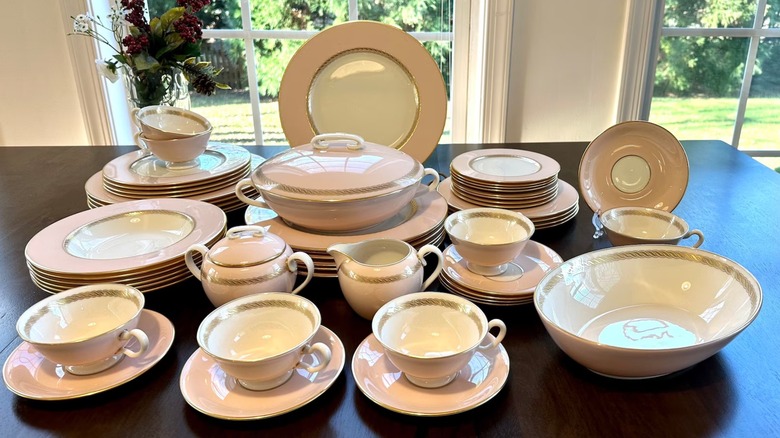 A set of Lenox porcelain with the Caribbee pattern