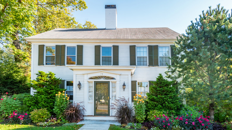 18th century New England home with front garden