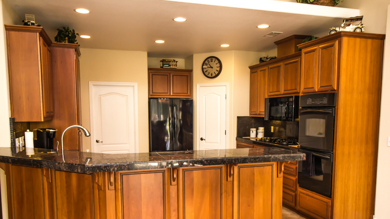 Kitchen with ceiling full of can lights