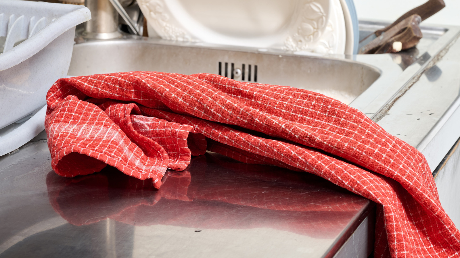 The Pull-Out Solution That Keeps Kitchen Towels Off Counters And Within Reach
