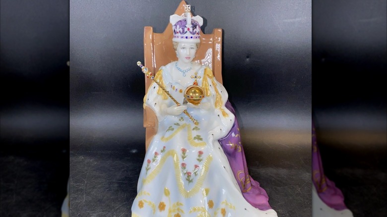 Royal Doulton Queen Elizabeth II figurine