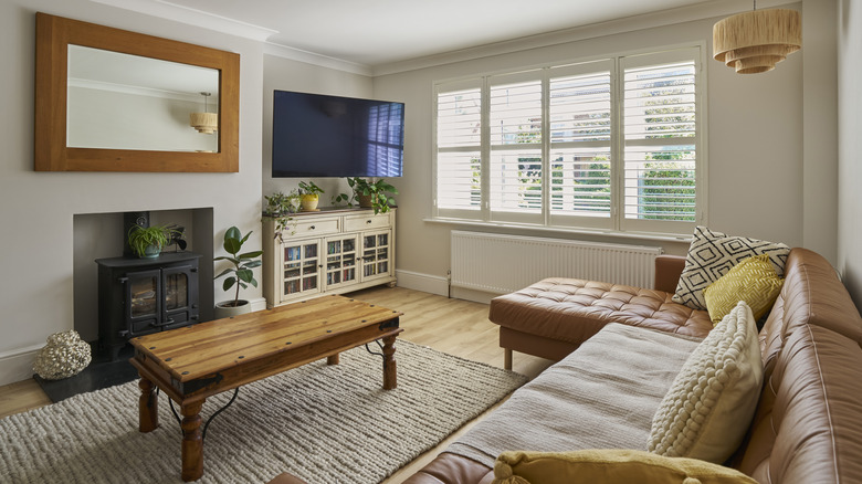 Living room with a wooden table