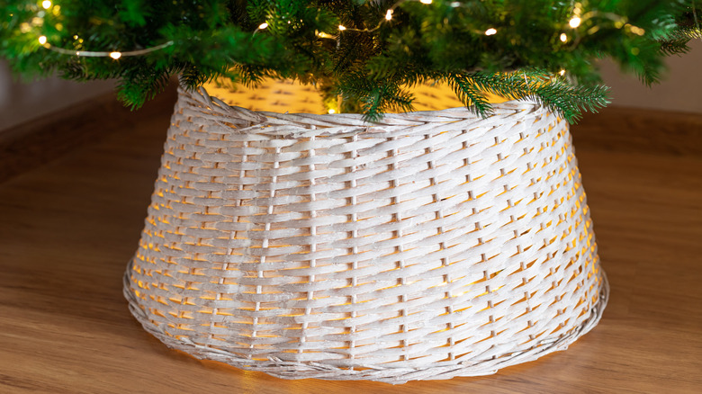 woven whitewashed Christmas tree collar
