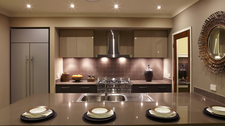 Brown kitchen cabinet color scheme