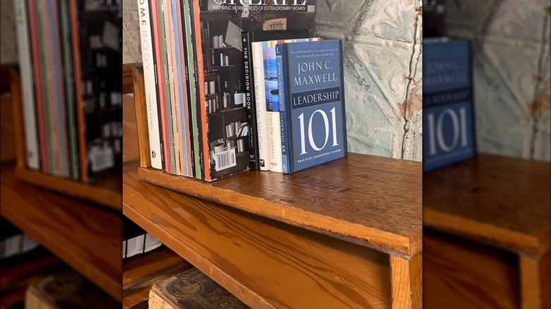 Slanted bookshelf made from a board cut into three pieces
