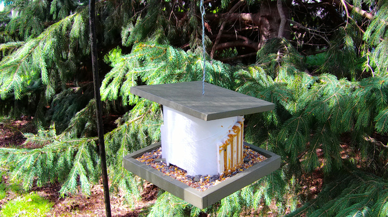 Custom made DIY birdfeeder