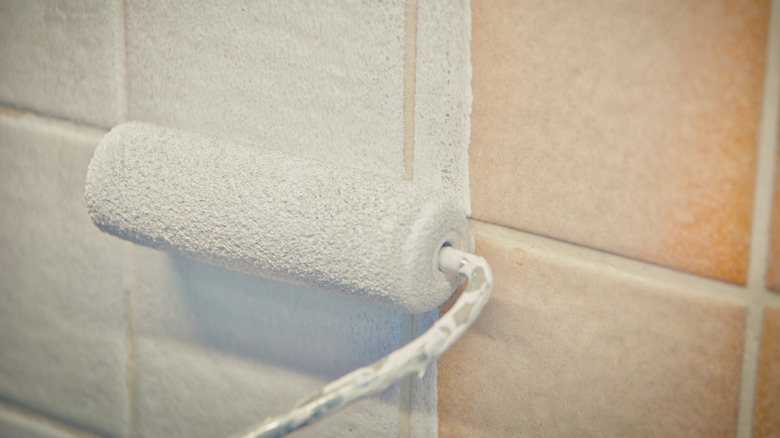 Rolling on tile paint over old ceramic tile