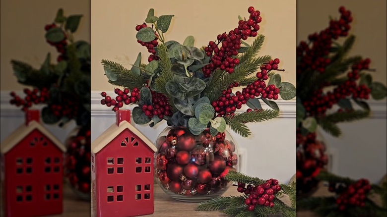 A nicely crafted Christmas centerpiece