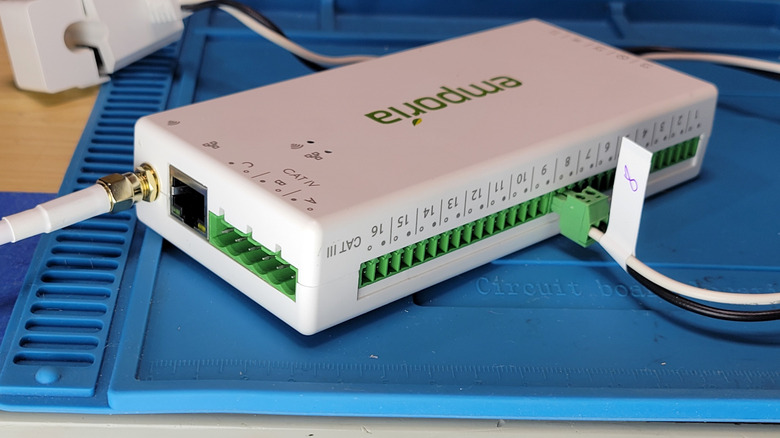 The Vue poqwe moniroe with a single sensor attached