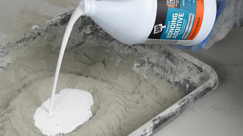 Adding PVA bonding additive to concrete mix