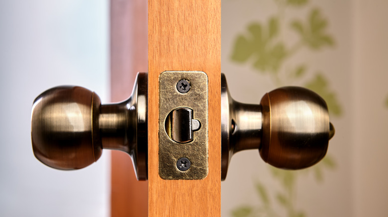 door knob install