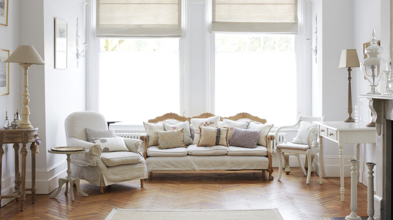 A cozy airy living room without a coffee table